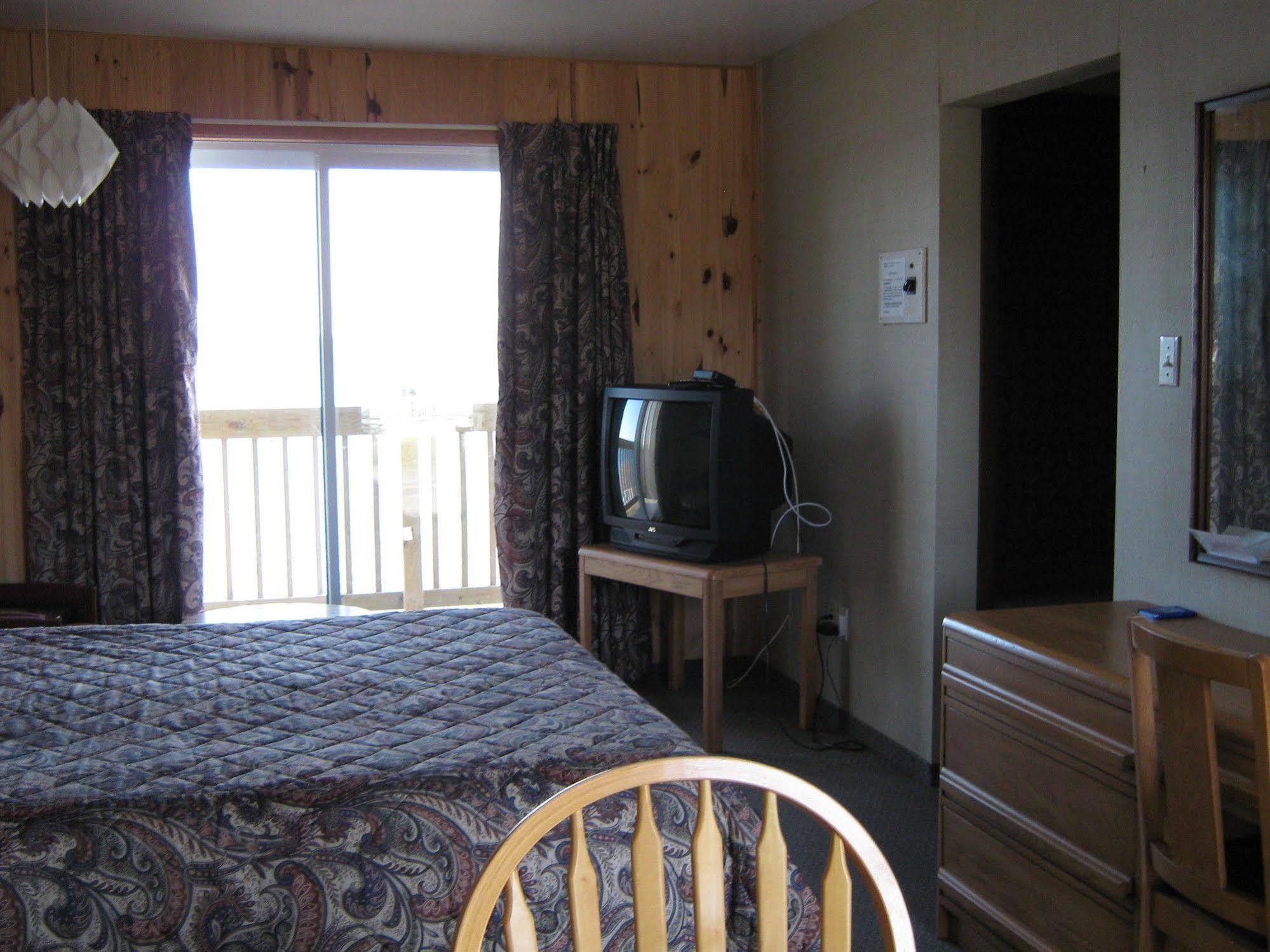 Motel Carleton Sur Mer Exterior photo