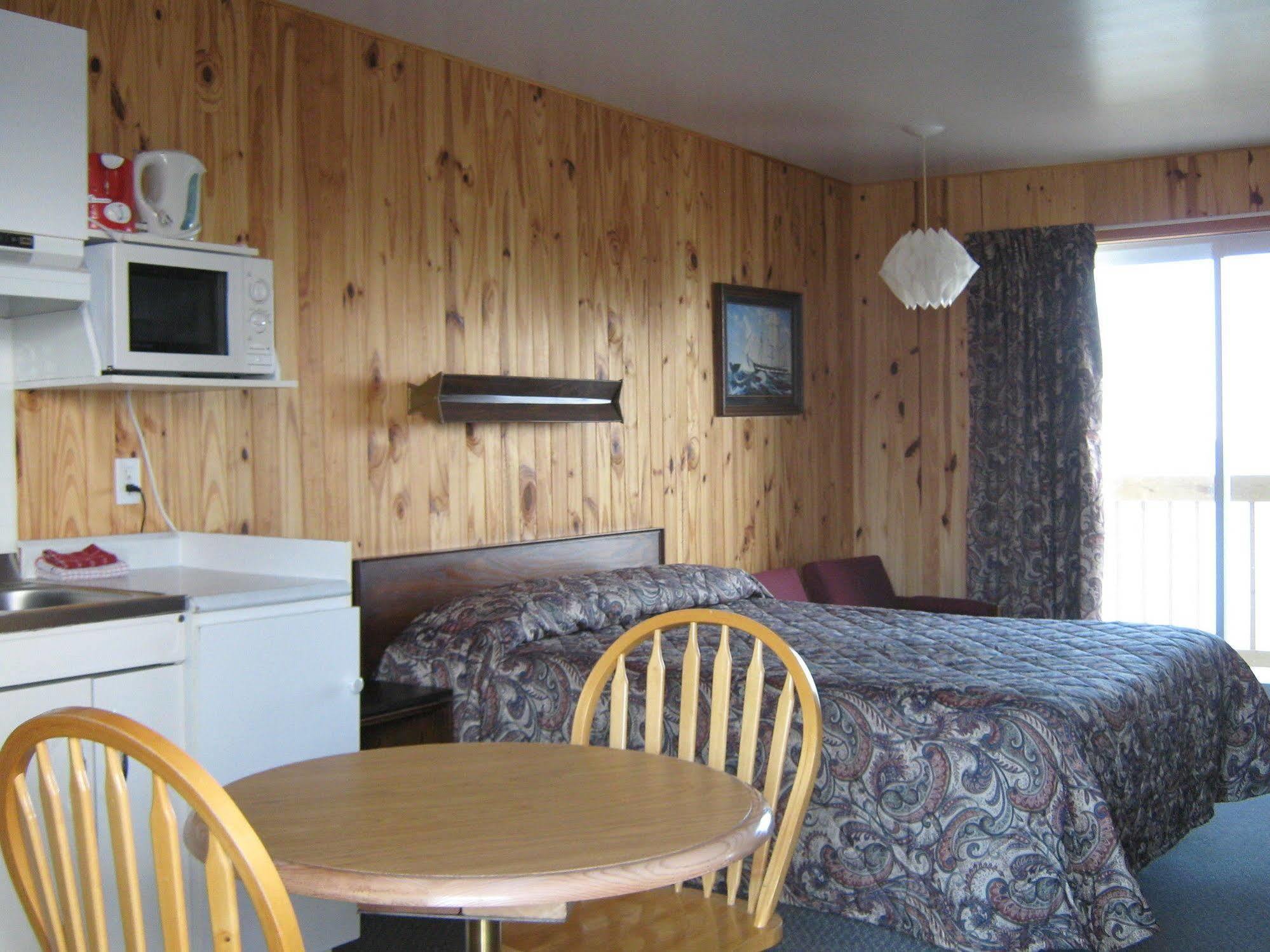 Motel Carleton Sur Mer Exterior photo